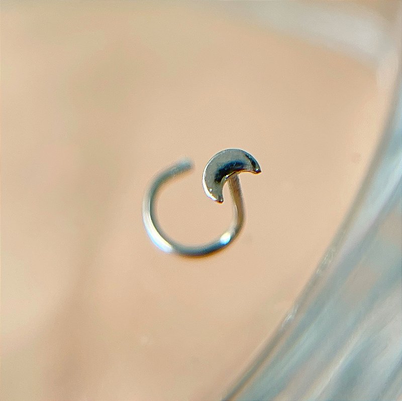 PIERCING NARIZ ANZOL LUA 7MM AÇO 316L SEMIJOIA PARA ATUALIZAÇÃO⭐️