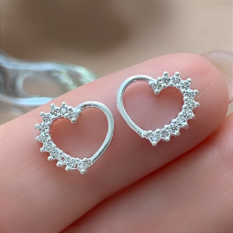 PIERCING CARTILAGEM CORAÇÃO LATERAL ZIRCÔNIAS PRATA 925 8MM SEMIJOIA PARA ATUALIZAÇÃO ⭐️