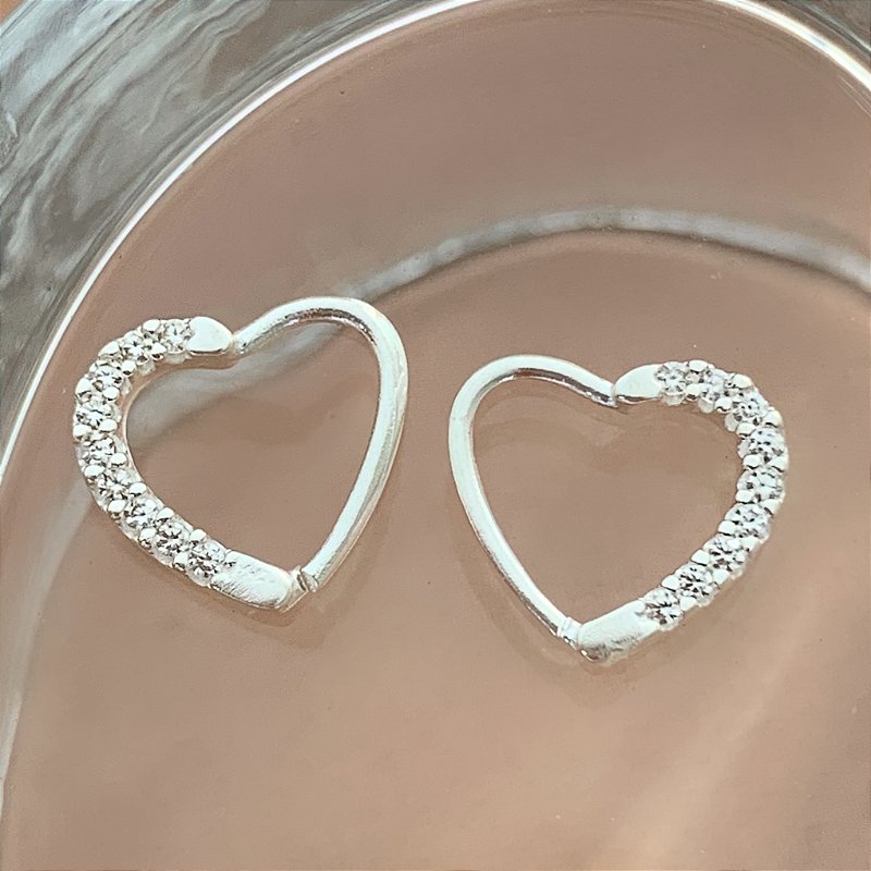 PIERCING CARTILAGEM CORAÇÃO LATERAL ZIRCÔNIAS PRATA 925 8MM SEMIJOIA PARA PERFURAÇÃO E ATUALIZAÇÃO ⭐️