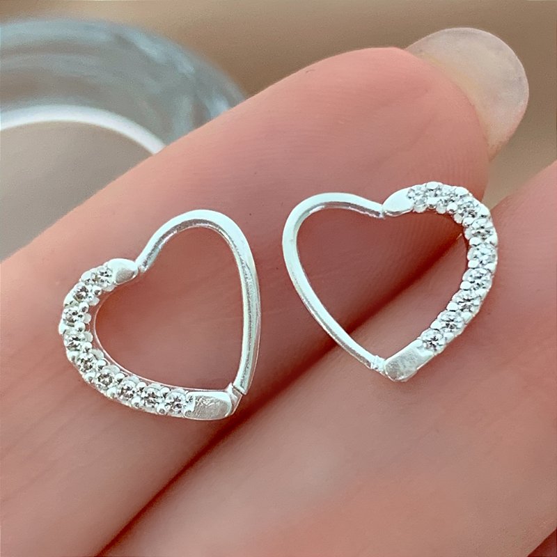 PIERCING CARTILAGEM CORAÇÃO LATERAL ZIRCÔNIAS PRATA 925 8MM SEMIJOIA PARA PERFURAÇÃO E ATUALIZAÇÃO ⭐️