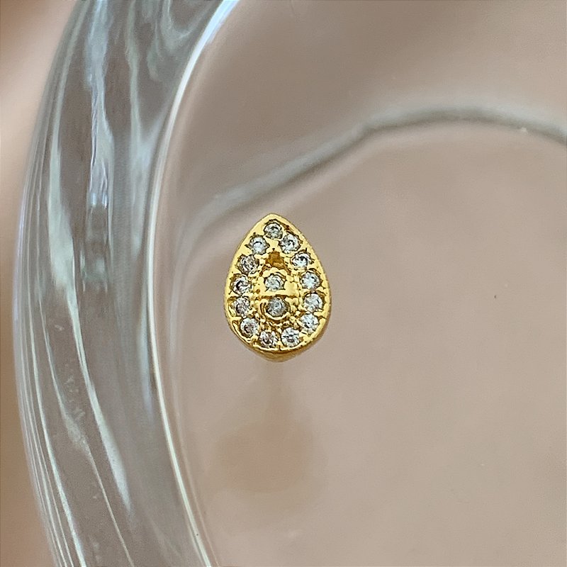 PIERCING TRÁGUS / CARTILAGEM GOTA ZIRCÔNIAS 6MM HASTE AÇO 316L FOLHEADO A OURO 18K SEMIJOIA PARA ATUALIZAÇÃO⭐️