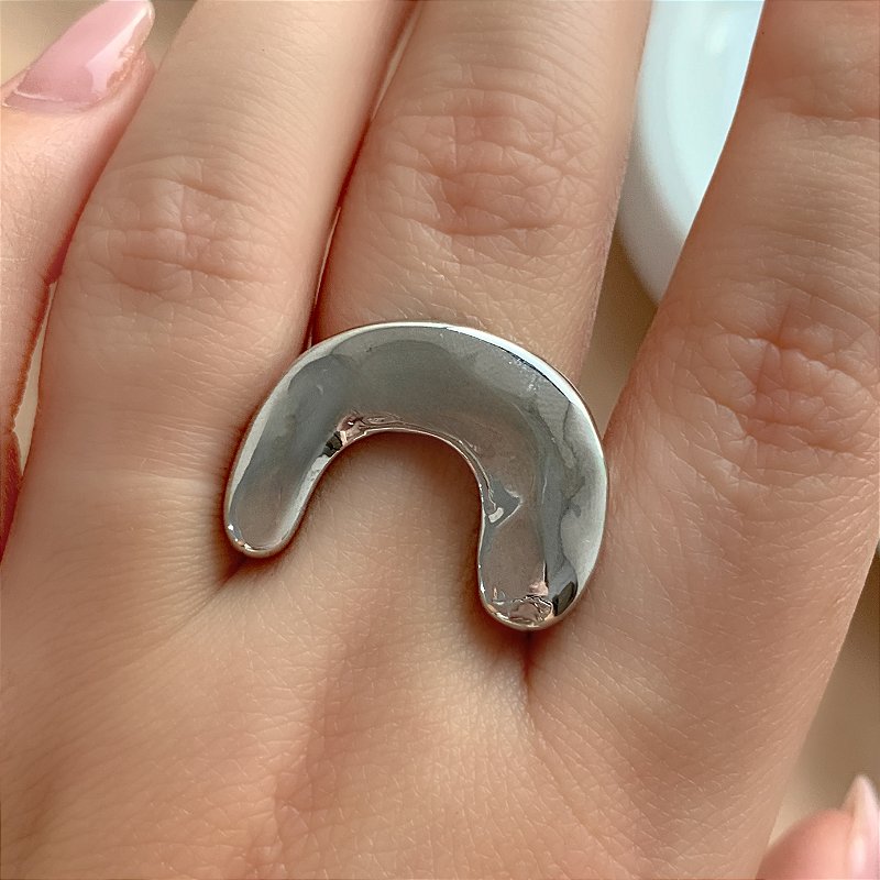 ANEL FERRADURA ORGÂNICA PRATEADO BIJU