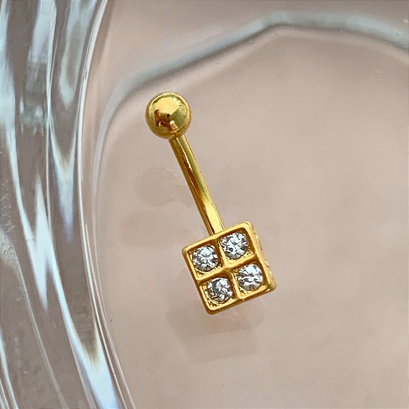 PIERCING ÍNTIMO ZIRCÔNIAS QUADRADO 8MM AÇO 316L FOLHEADO A OURO 18K SEMIJOIA PARA ATUALIZAÇÃO⭐️