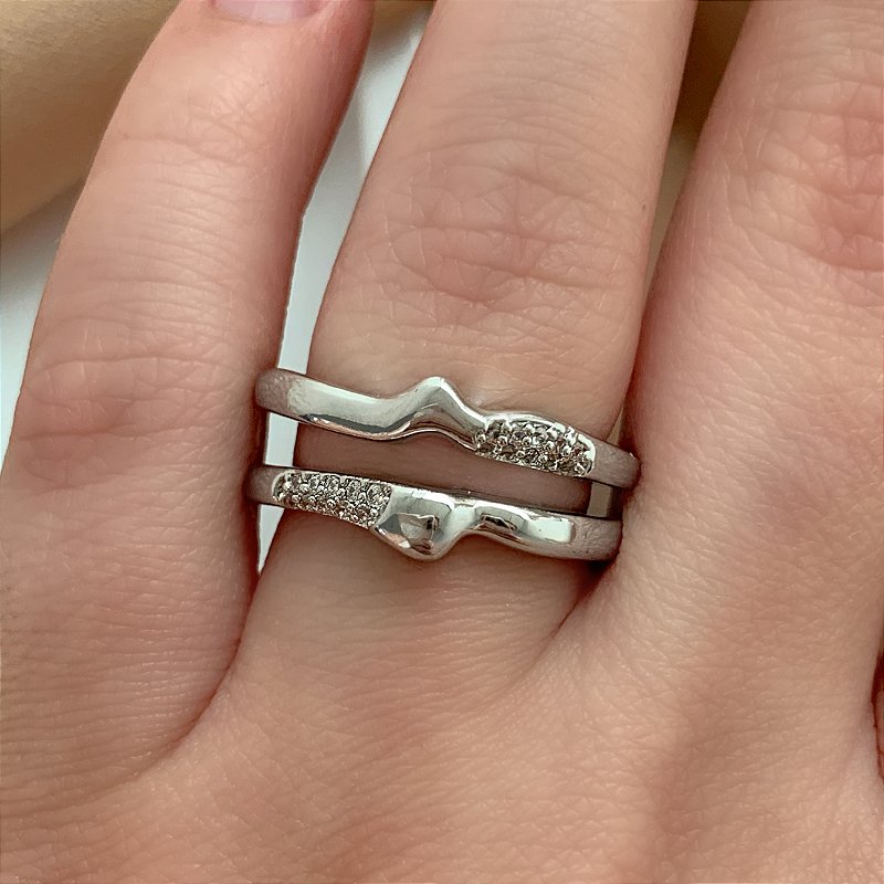 ANEL FIOS ORGÂNICOS ZIRCÔNIAS PRATEADO BIJU