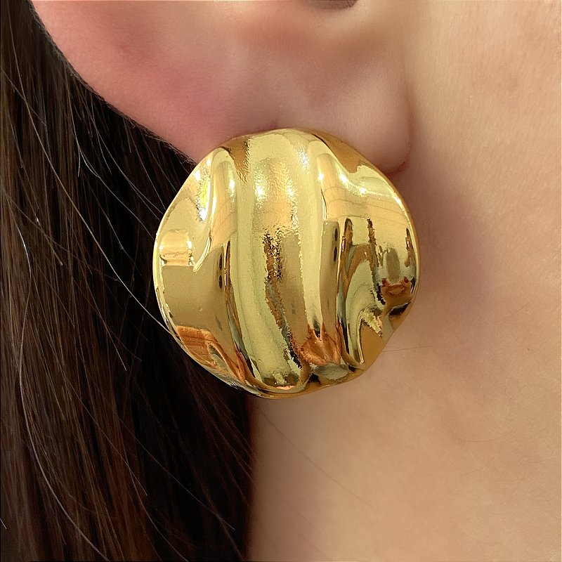 BRINCO REDONDO RELEVOS DOURADO AÇO 316L⭐️