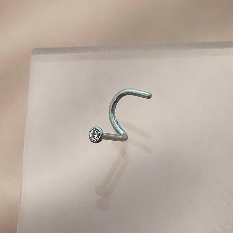 PIERCING NARIZ ANZOL ZIRCÔNIA 7MM TITÂNIO SEMIJOIA PARA PERFURAÇÃO⭐️