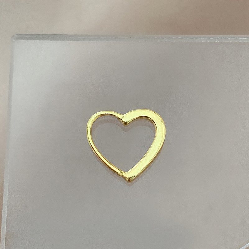 PIERCING CARTILAGEM ARGOLINHA CORAÇÃO LISO 8MM AÇO 316L FOLHEADO A OURO 18K SEMIJOIA PARA ATUALIZAÇÃO⭐️