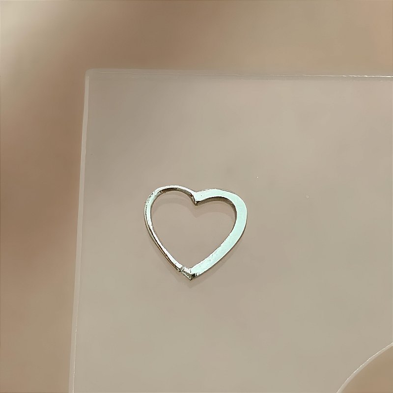 PIERCING CARTILAGEM ARGOLINHA CORAÇÃO LISO 8MM AÇO 316L FOLHEADO A RÓDIO SEMIJOIA PARA ATUALIZAÇÃO⭐️