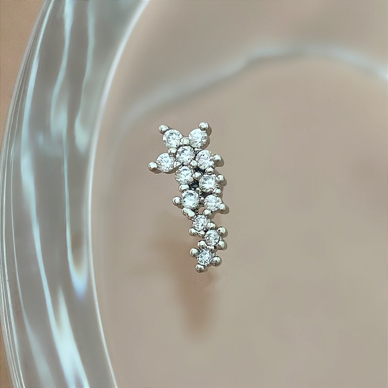 PIERCING CARTILAGEM FLORES ZIRCÔNIAS P 6MM HASTE AÇO 316L FOLHEADO A RÓDIO SEMIJOIA PARA ATUALIZAÇÃO⭐️