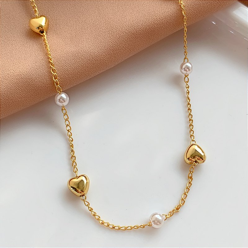 COLAR CHOKER CORAÇÕES E PÉROLAS FOLHEADO A OURO 18K⭐️