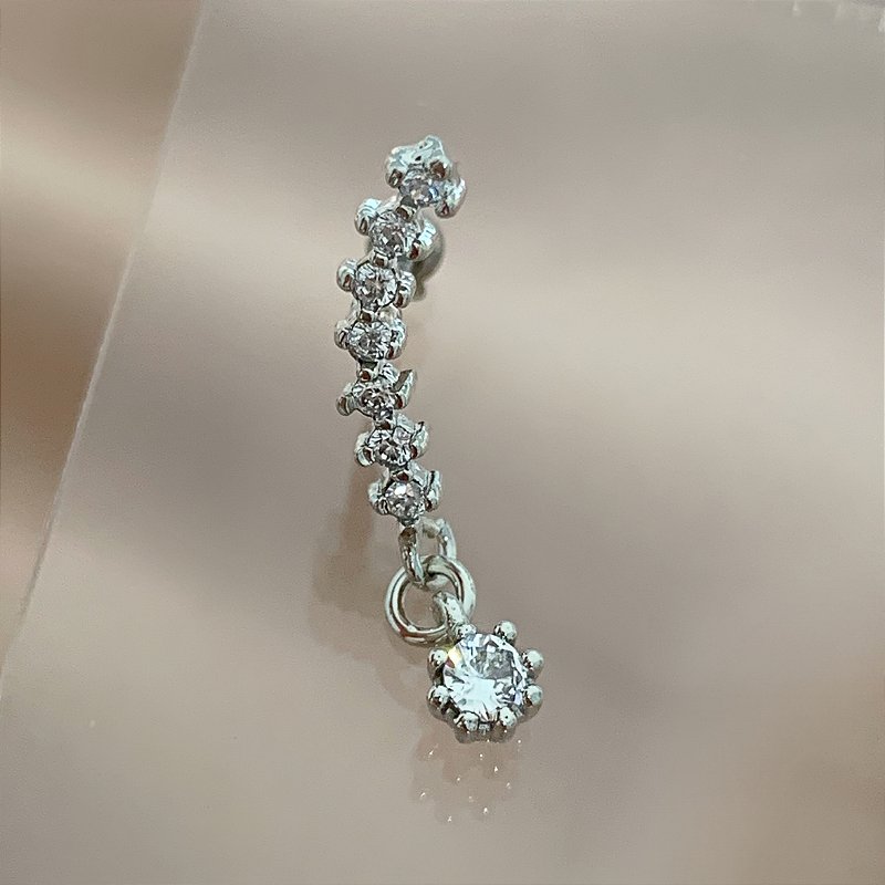 PIERCING CARTILAGEM FILEIRA E PINGENTE ZIRCÔNIAS 6MM HASTE AÇO 316L FOLHEADO A RÓDIO SEMIJOIA PARA ATUALIZAÇÃO⭐️