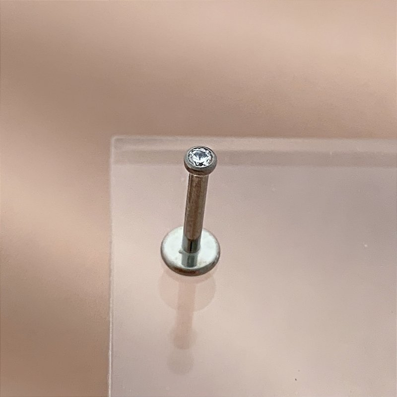 PIERCING AUSTRALIANO / TRÁGUS / CARTILAGEM PONTO DE LUZ P 8MM TITÂNIO SEMIJOIA PARA PERFURAÇÃO⭐️
