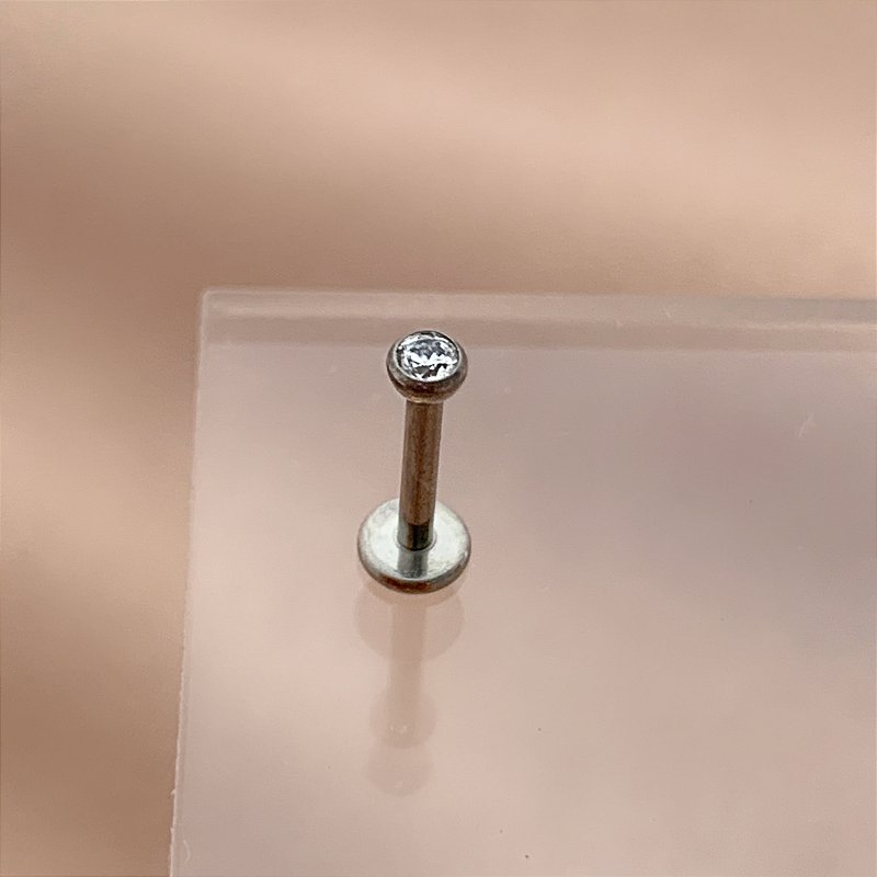 PIERCING AUSTRALIANO / TRÁGUS / CARTILAGEM PONTO DE LUZ M 8MM TITÂNIO SEMIJOIA PARA PERFURAÇÃO⭐️