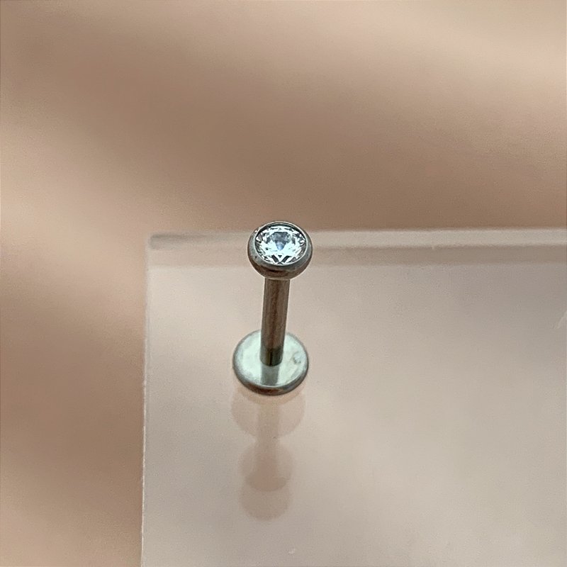 PIERCING AUSTRALIANO / TRÁGUS / CARTILAGEM PONTO DE LUZ G 8MM TITÂNIO SEMIJOIA PARA PERFURAÇÃO⭐️