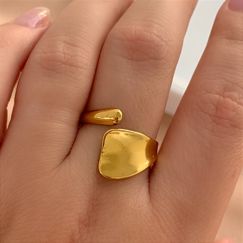ANEL REGULÁVEL ACHATADO CURVADO DOURADO AÇO 316L⭐️
