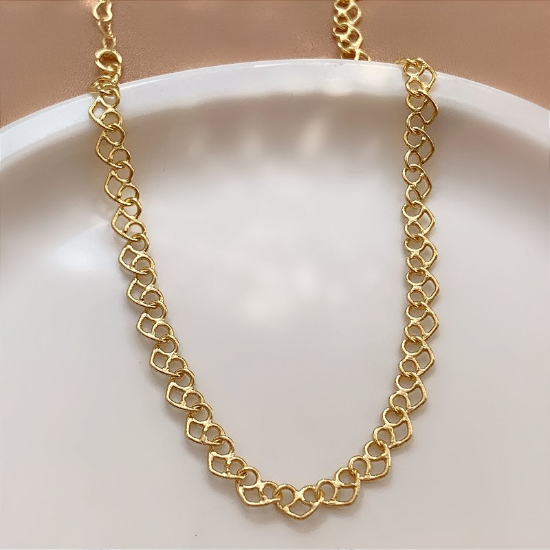 COLAR ELOS CORAÇÕES DESENHADOS FOLHEADO A OURO 18K⭐️