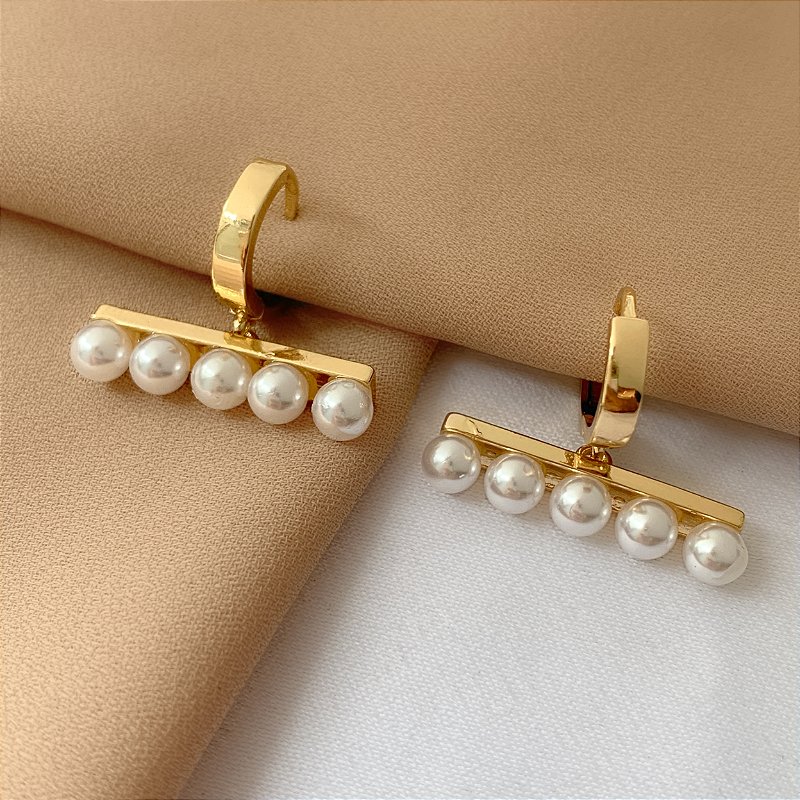 BRINCO ARGOLINHA PÉROLAS PENDENTES BIJU