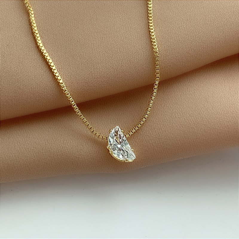 COLAR PEDRA MEIA LUA ZIRCÔNIA FOLHEADO A OURO 18K⭐️
