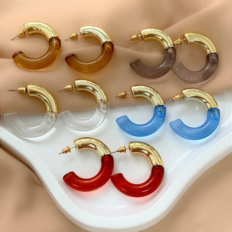 BRINCO ARGOLA GROSSA RESINA BIJU