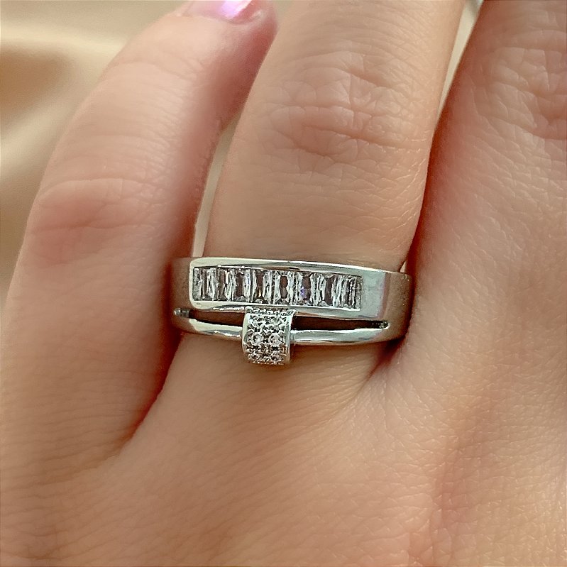 ANEL FIO DUPLO ZIRCÔNIA BAGUETE PRATEADO BIJU