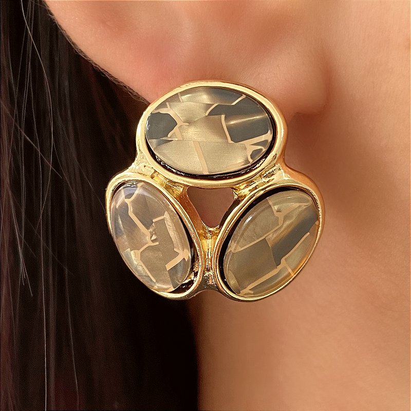 BRINCO TRIO FORMATOS ORGÂNICOS RESINADOS DOURADO BIJU