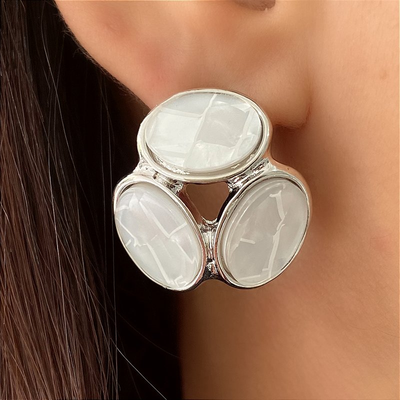 BRINCO TRIO FORMATOS ORGÂNICOS RESINADOS PRATEADO BIJU