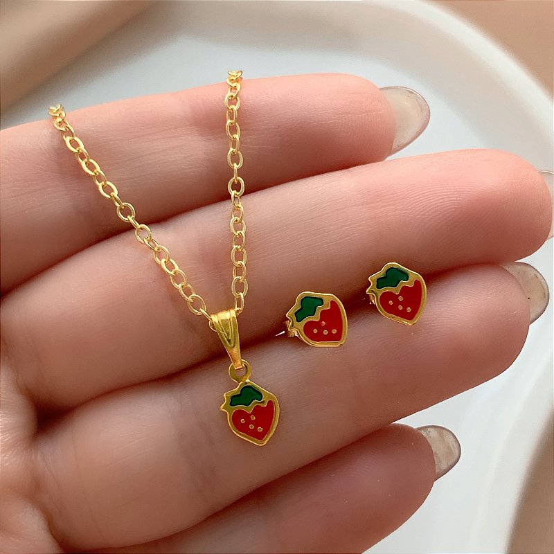 COLAR E BRINCO KIT INFANTIL MORANGO FOLHEADO A OURO 18K⭐