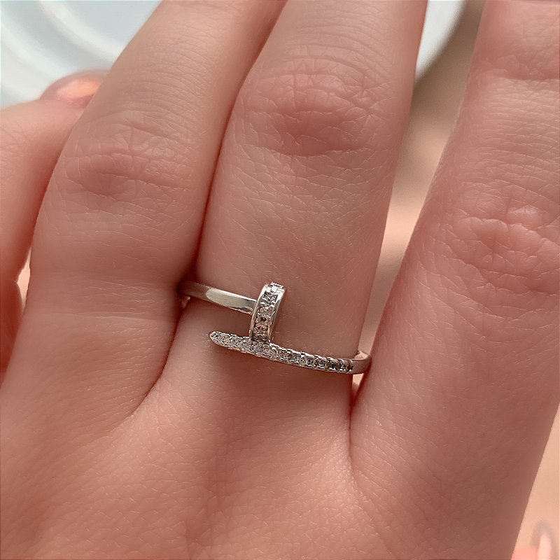 ANEL PREGO ZIRCÔNIAS PRATEADO BIJU