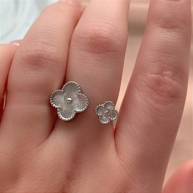 ANEL TREVO DUPLO PRATEADO BIJU