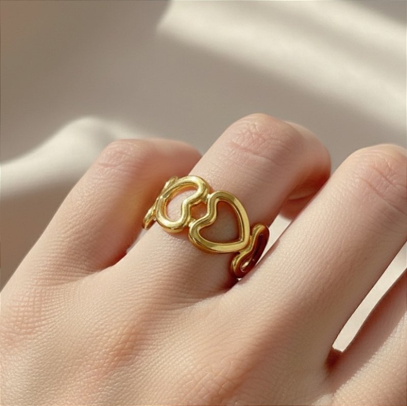 ANEL REGULÁVEL FILEIRA CORAÇÕES DOURADO AÇO 316L PREMIUM⭐️