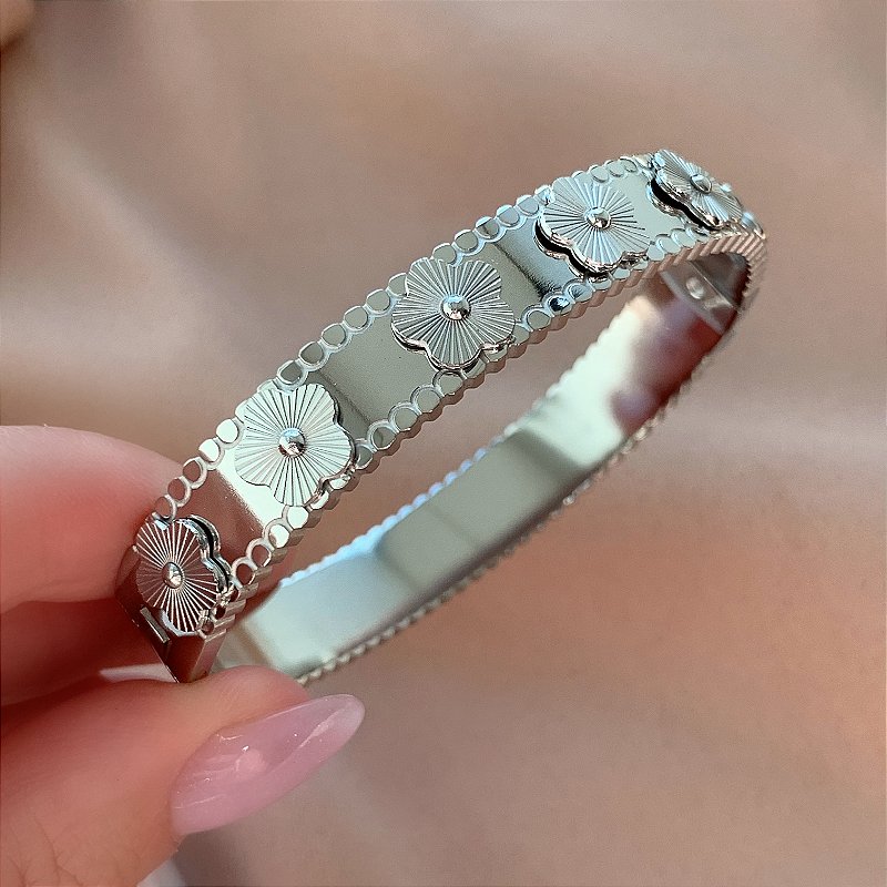 PULSEIRA / BRACELETE FLORZINHAS RISCADAS AÇO 316L⭐️
