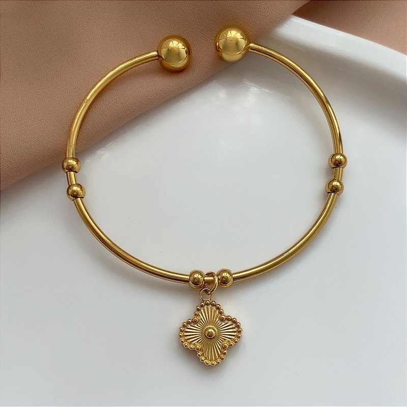 PULSEIRA / BRACELETE ARO PINGENTE TREVO DESENHADO DOURADO AÇO 316L⭐️