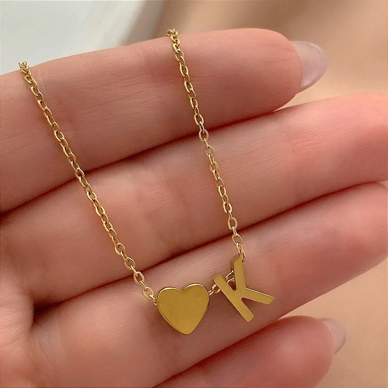 COLAR PINGENTE LETRA E CORAÇÃO LISO G-M DOURADO AÇO 316L⭐️