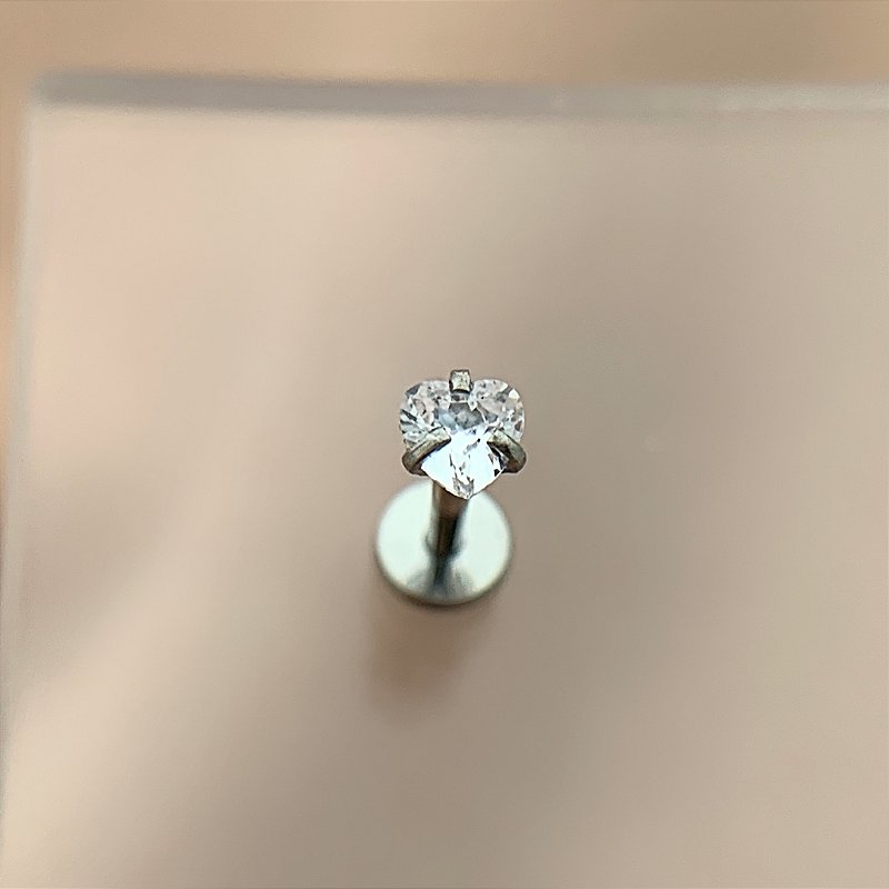 PIERCING CARTILAGEM PONTO DE LUZ CORAÇÃO ZIRCÔNIA 6MM HASTE AÇO 316L FOLHEADO A RÓDIO SEMIJOIA PARA ATUALIZAÇÃO⭐️