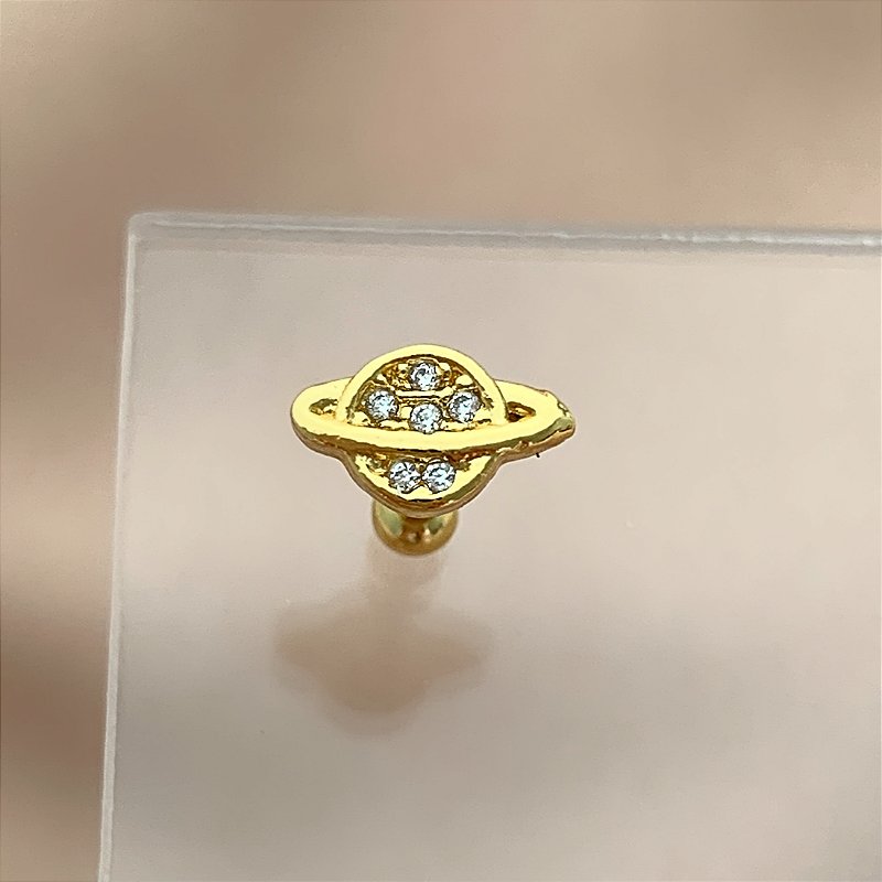 PIERCING CARTILAGEM PLANETA SATURNO ZIRCÔNIAS 6MM HASTE AÇO 316L FOLHEADO A OURO 18K SEMIJOIA PARA ATUALIZAÇÃO⭐️