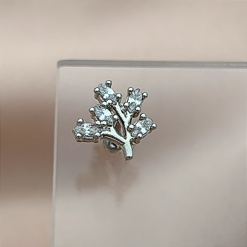 PIERCING CARTILAGEM RAMINHO ZIRCÔNIAS 6MM HASTE AÇO 316L FOLHEADO A RÓDIO SEMIJOIA PARA ATUALIZAÇÃO⭐️