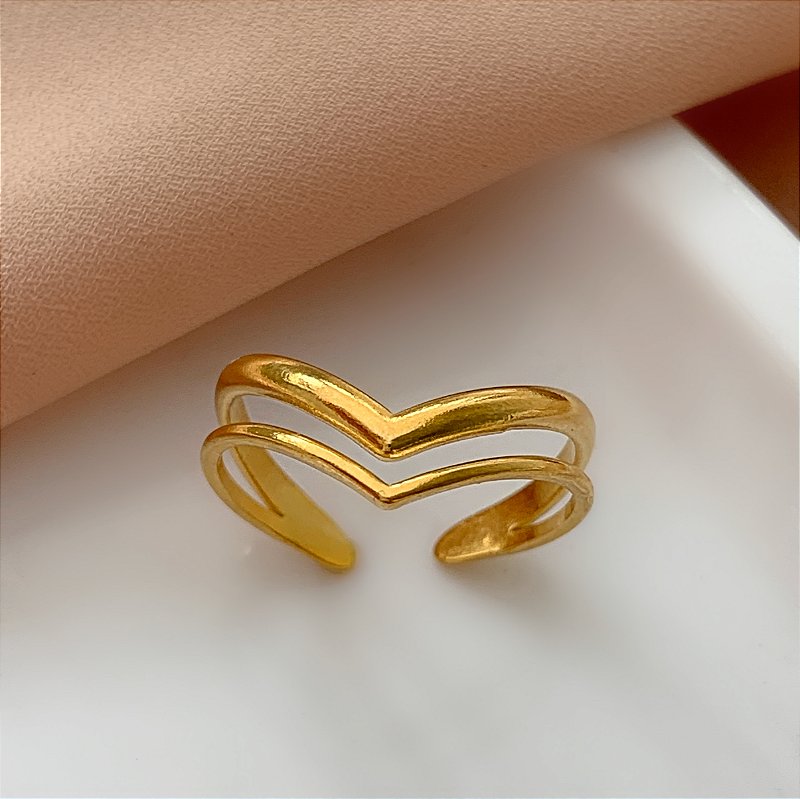 ANEL REGULÁVEL 2 FIOS EM &quot;V&quot; DOURADO AÇO 316L⭐️