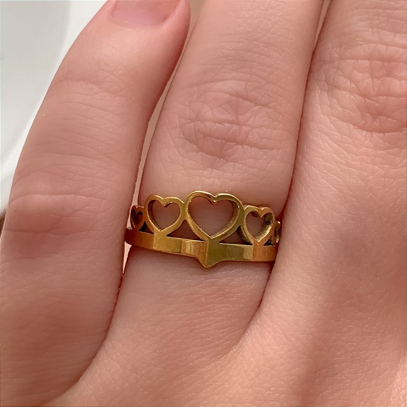 ANEL FILEIRA CORAÇÕES DOURADO AÇO 316L⭐️