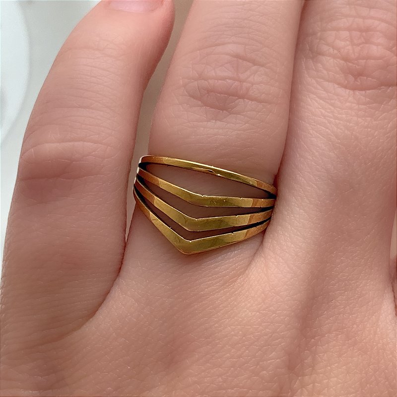 ANEL FIOS EM &quot;V&quot; E RETO DOURADO AÇO 316L⭐️