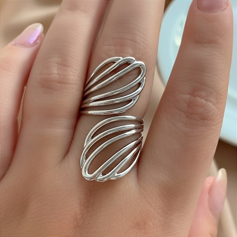 ANEL REGULÁVEL PÉTALAS VAZADAS AÇO 316L⭐️