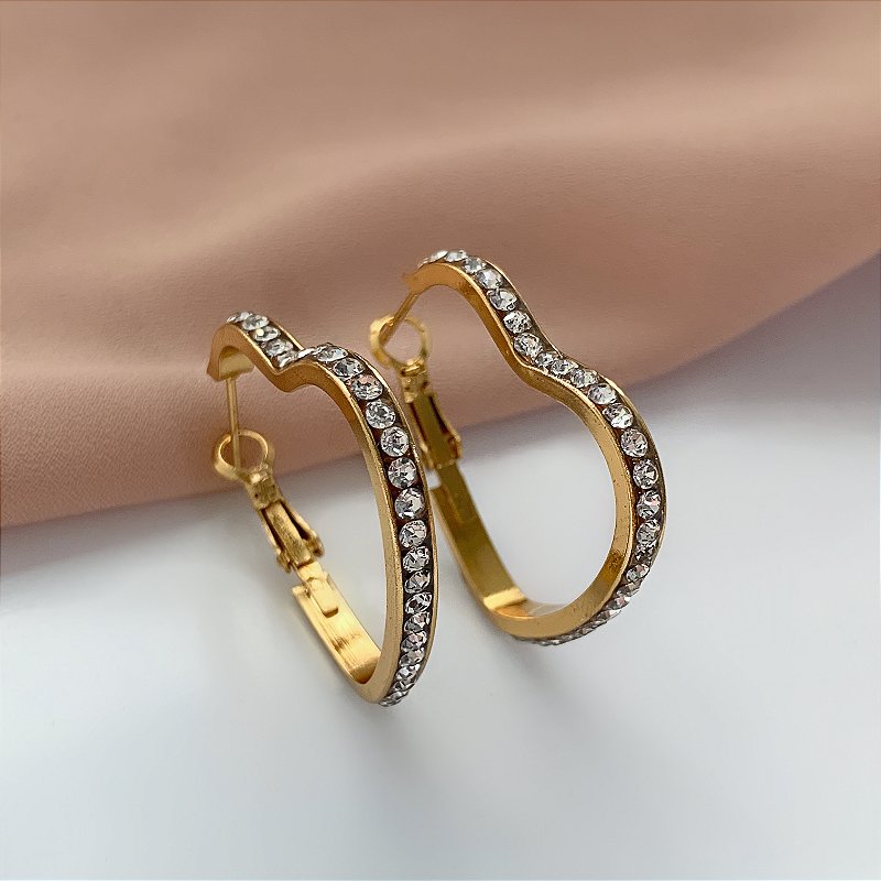 BRINCO ARGOLA CORAÇÃO STRASS DOURADO AÇO 316L⭐️