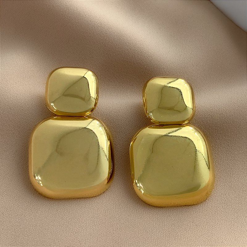 BRINCO QUADRADOS LISOS BOLEADOS DOURADO AÇO 316L⭐️