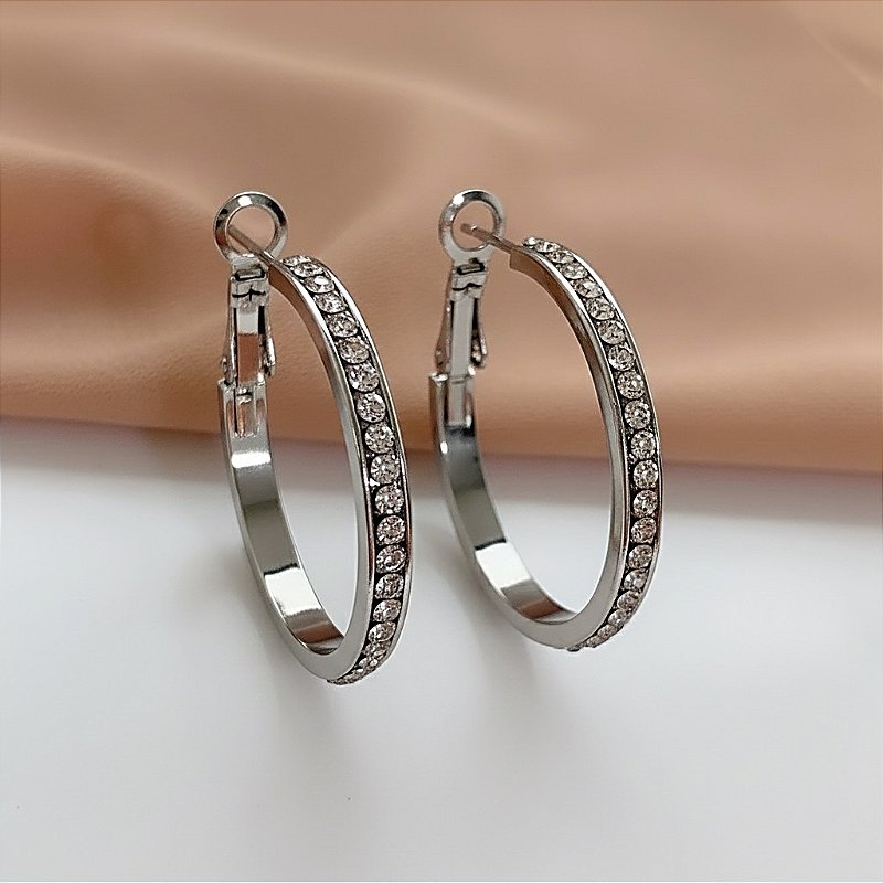 BRINCO ARGOLA STRASS AÇO 316L⭐️