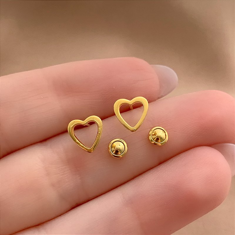 BRINCO CORAÇÃO VAZADO DELICADO TARRAXA BABY FOLHEADO A OURO 18K⭐