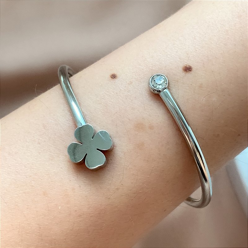 PULSEIRA / BRACELETE TREVO LISO E PONTO DE LUZ ZIRCÔNIA AÇO 316L⭐️