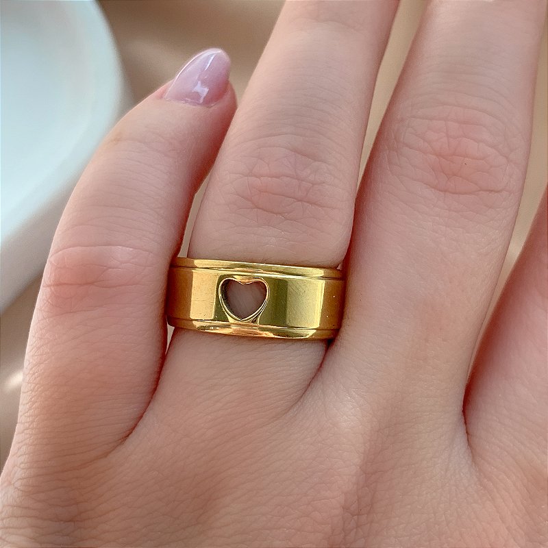 ANEL ALIANÇA CORAÇÃO VAZADO DOURADO AÇO 316L⭐️