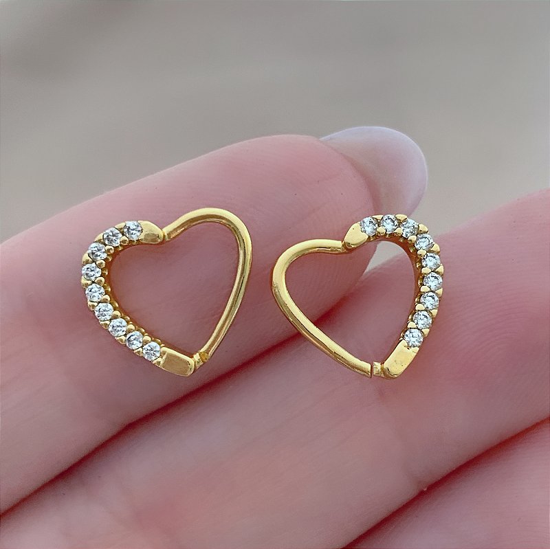 PIERCING CARTILAGEM/ DAITH CORAÇÃO METADE ZIRCÔNIA 9MM FOLHEADO A OURO 18K SEMIJOIA PARA ATUALIZAÇÃO ⭐️