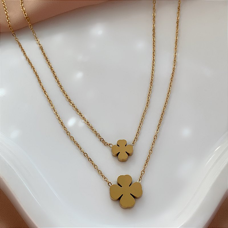 COLAR DUPLO TREVOS LISOS DOURADO AÇO 316L⭐️