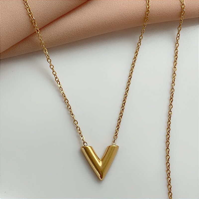 COLAR DELICADO PINGENTE "V" DOURADO AÇO 316L⭐️