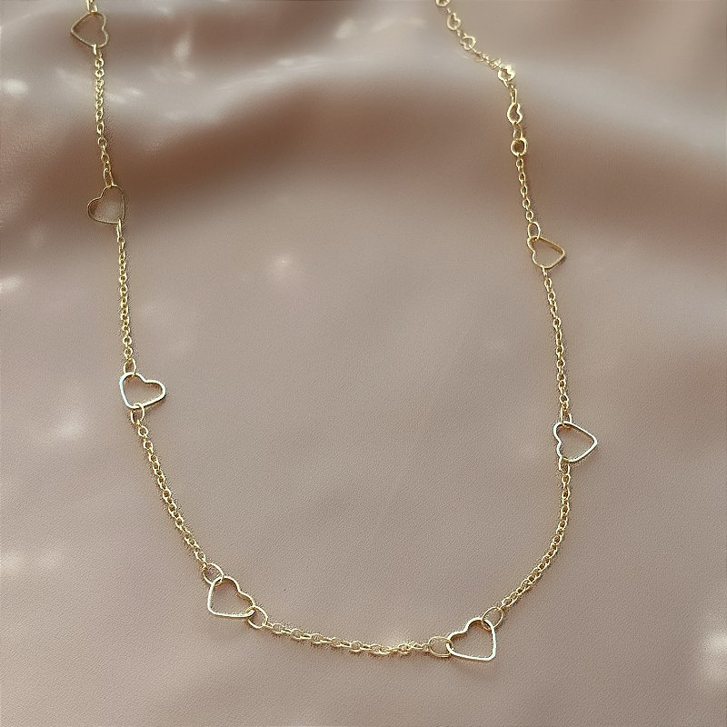 COLAR CHOKER CORAÇÕES VAZADOS DELICADOS FOLHEADO A OURO 18K⭐